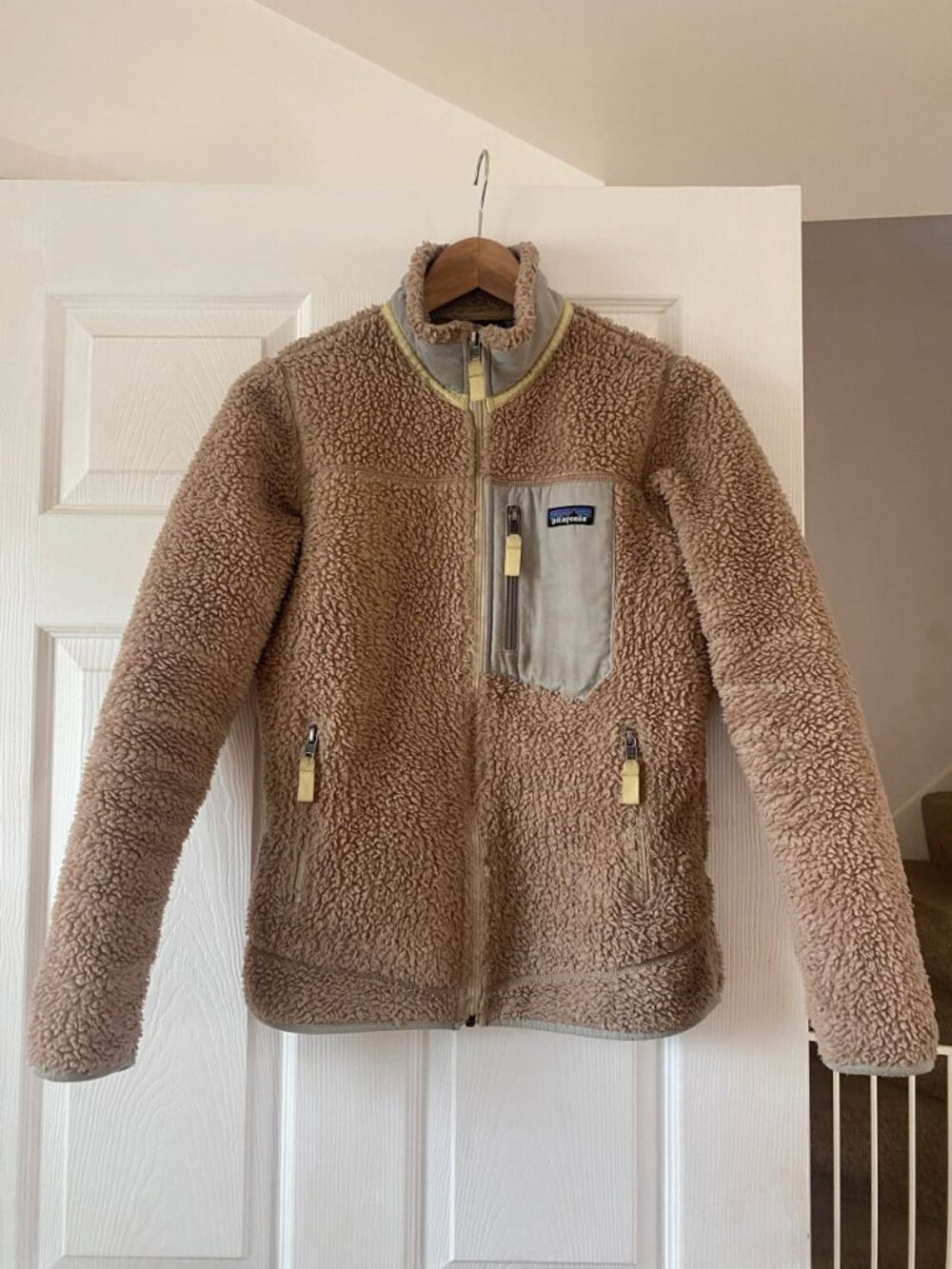 Patagonia Classic Retro-X Fleece Jacket Beige Taupe Size XS